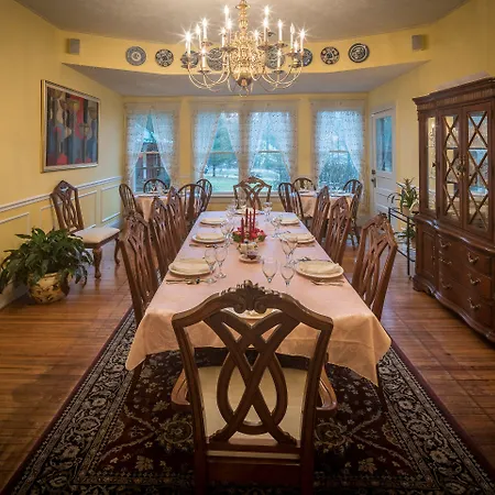 Taylor House Inn-3